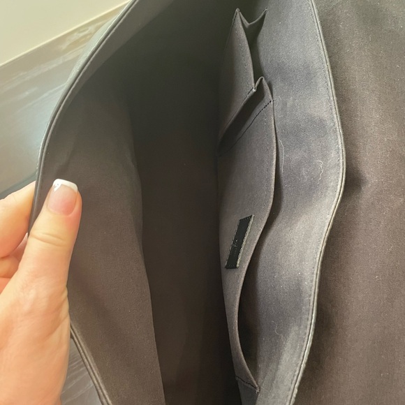 💯 authentic Louis Vuitton Black Epi Segur - smoker’s bag - COA included - Picture 6 of 10